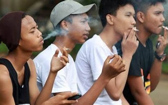 6 Cara Menghindari Pengaruh untuk Merokok