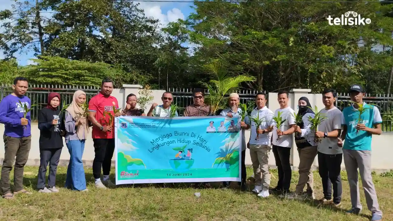 Atasi Krisis Iklim, DPMPTSP Muna Barat Lakukan Gerakan Tanam Pohon