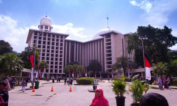 Deretan Masjid dengan Kapasitas Terbesar dan Terluas di Tanah Air, Punya Daya Tampung Ratusan Ribu Jemaah