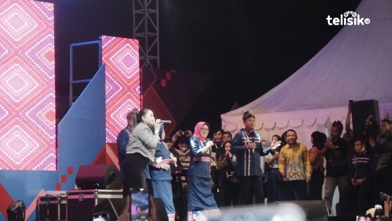 Dimeriahkan Lilis RL, Pj Bupati Buton Selatan Ucapkan Perpisahan di Malam Puncak Expo Buton Selatan