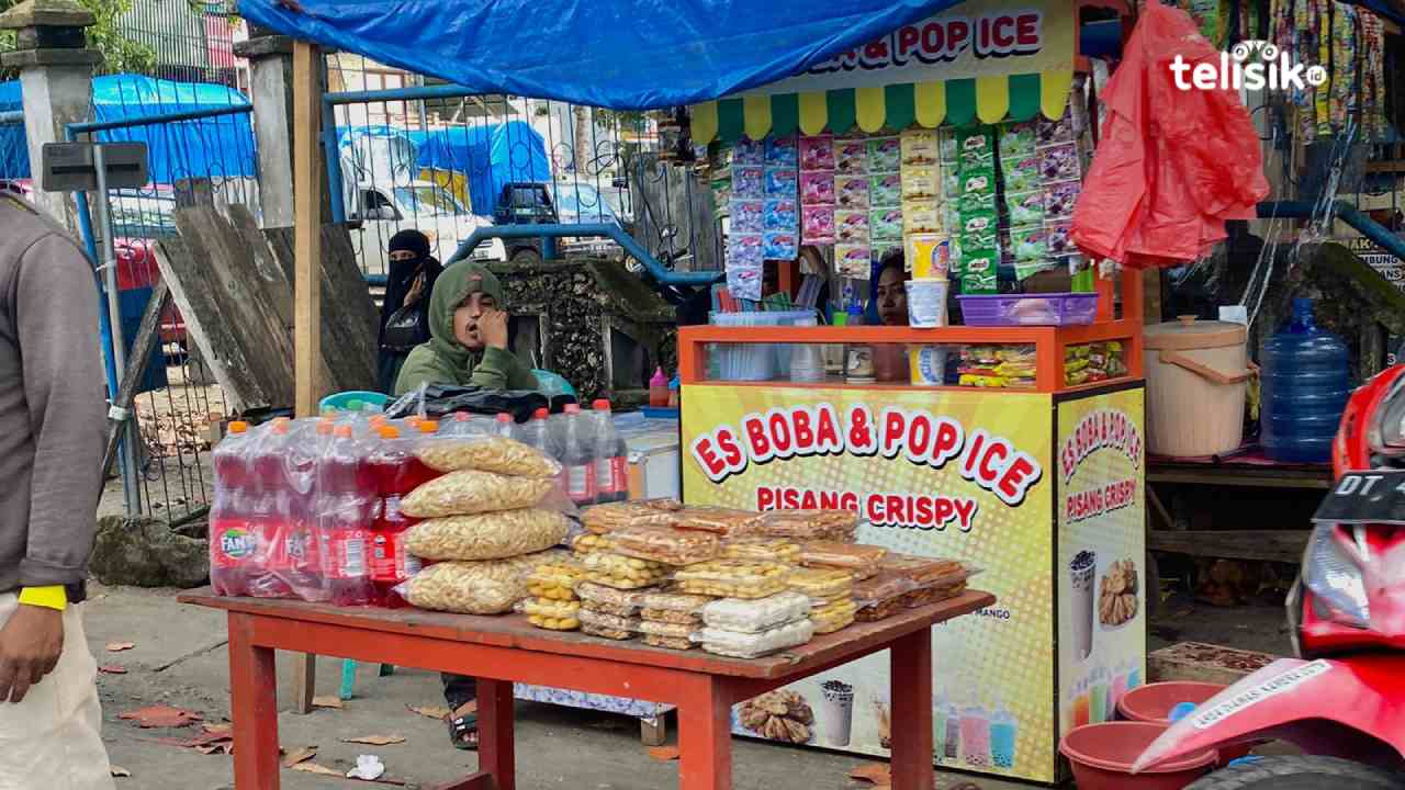 Pedagang Kue di Pasar La Elangi Baubau Sepi Pembeli Jelang Idul Adha