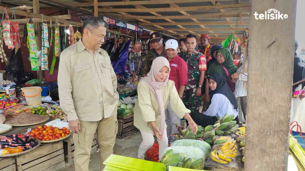 Plt Bupati Muna Sidak Pasar, Ketersediaan Bahan Pokok Aman dan Harga Stabil