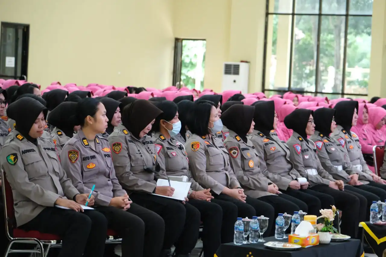 Tatap Muka Personel Polwan dan Bhayangkari, Ini Pesan Kapolda Sulawesi Tenggara