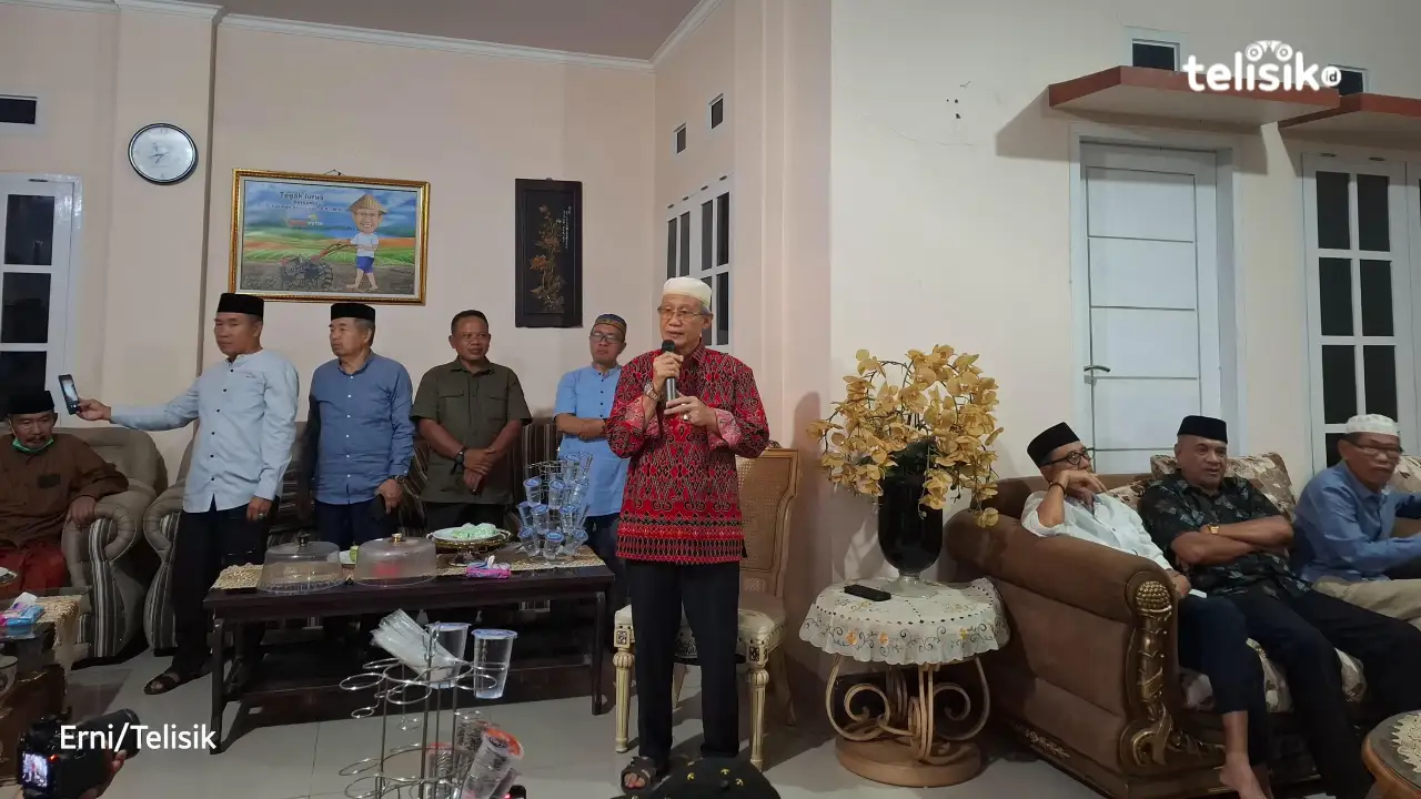 Bacalon Gubernur Sulawesi Tenggara Lukman Abunawas Disambut Antusias Simpatisan Usai Dapat Rekomendasi