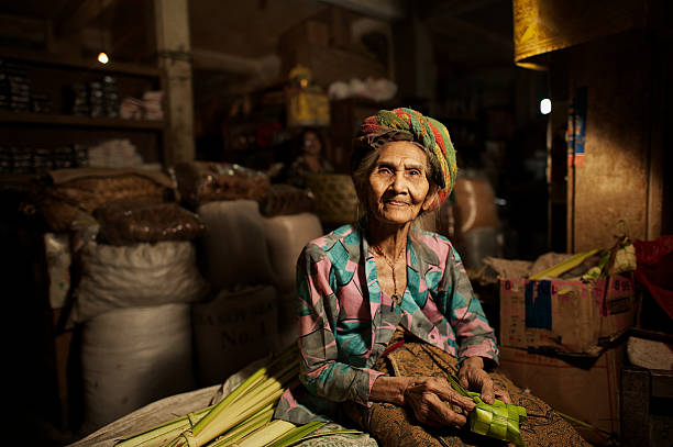 Bansos untuk Lansia Cair Rp 900 Ribu Per Bulan, Begini Syarat dan Cara Daftarnya