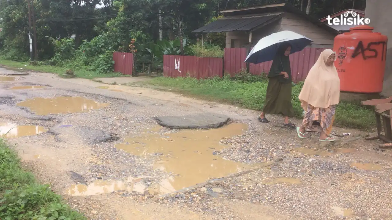 Jalan Imam Bonjol Kendari Bertahun-tahun Berlubang dan Rusak