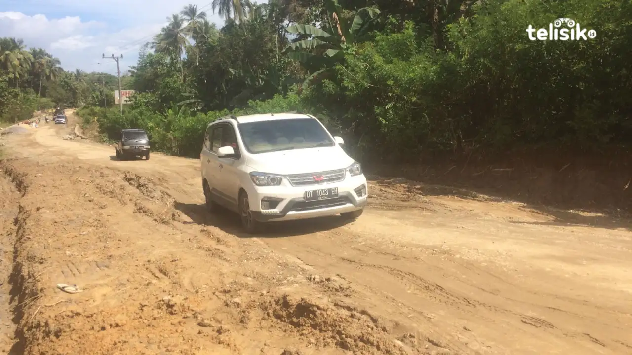 Jalan Ulu Lakara Konawe Selatan Rusak Parah, 15 Tahun Tak Kunjung Ada Perbaikan
