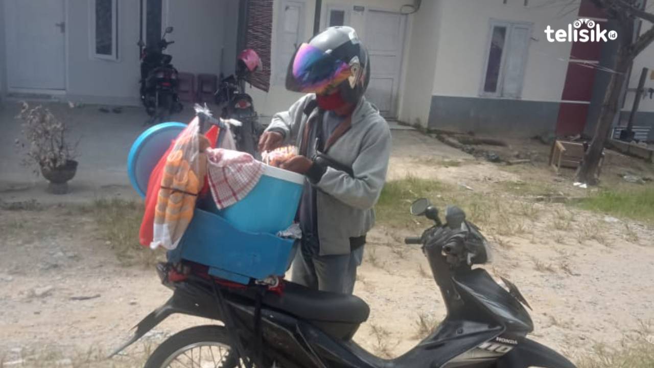 Jualan Es Krim dan Tukang Kayu Dilakoni demi Hidupi Dua Anak