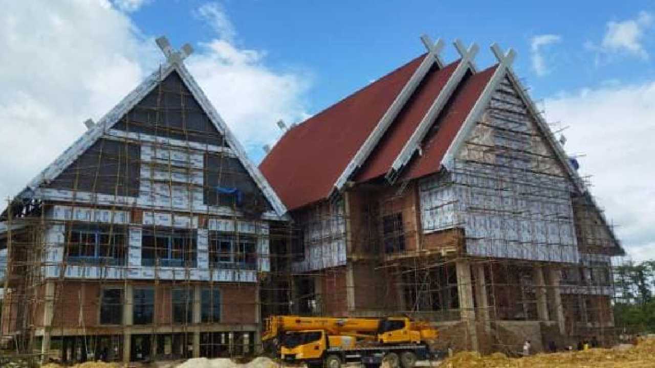 Masuki Addendum Empat, Pembangunan Kantor Bupati Muna Barat Lambat