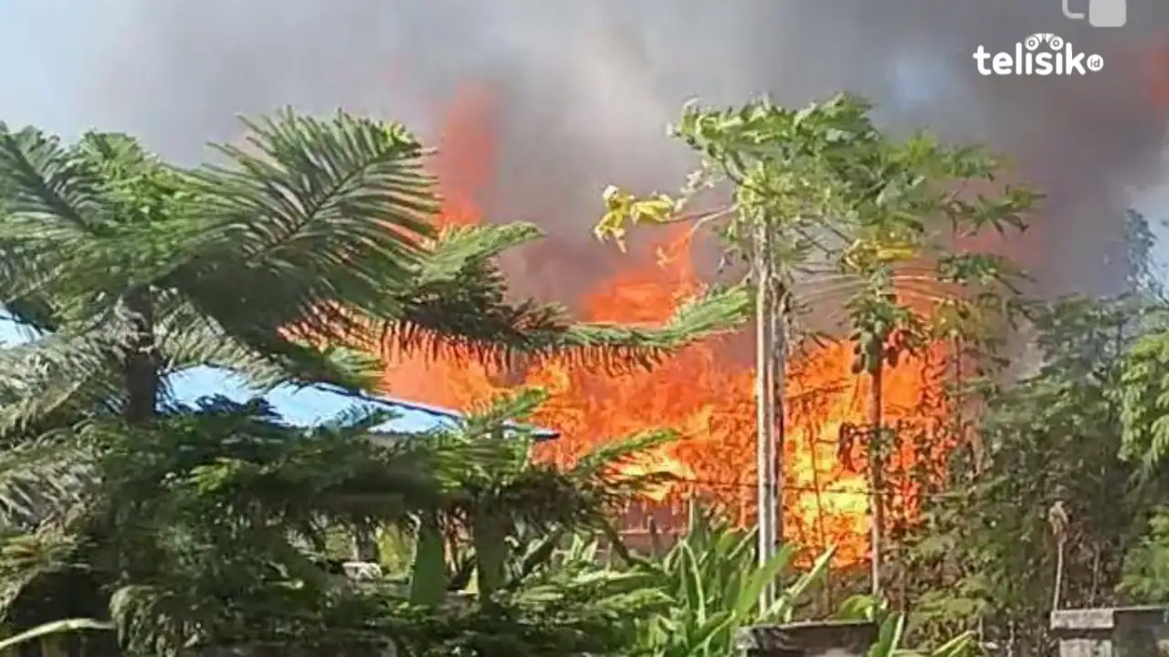 Penghuni Sedang Mandi, Rumah di Muna Ludes Terbakar