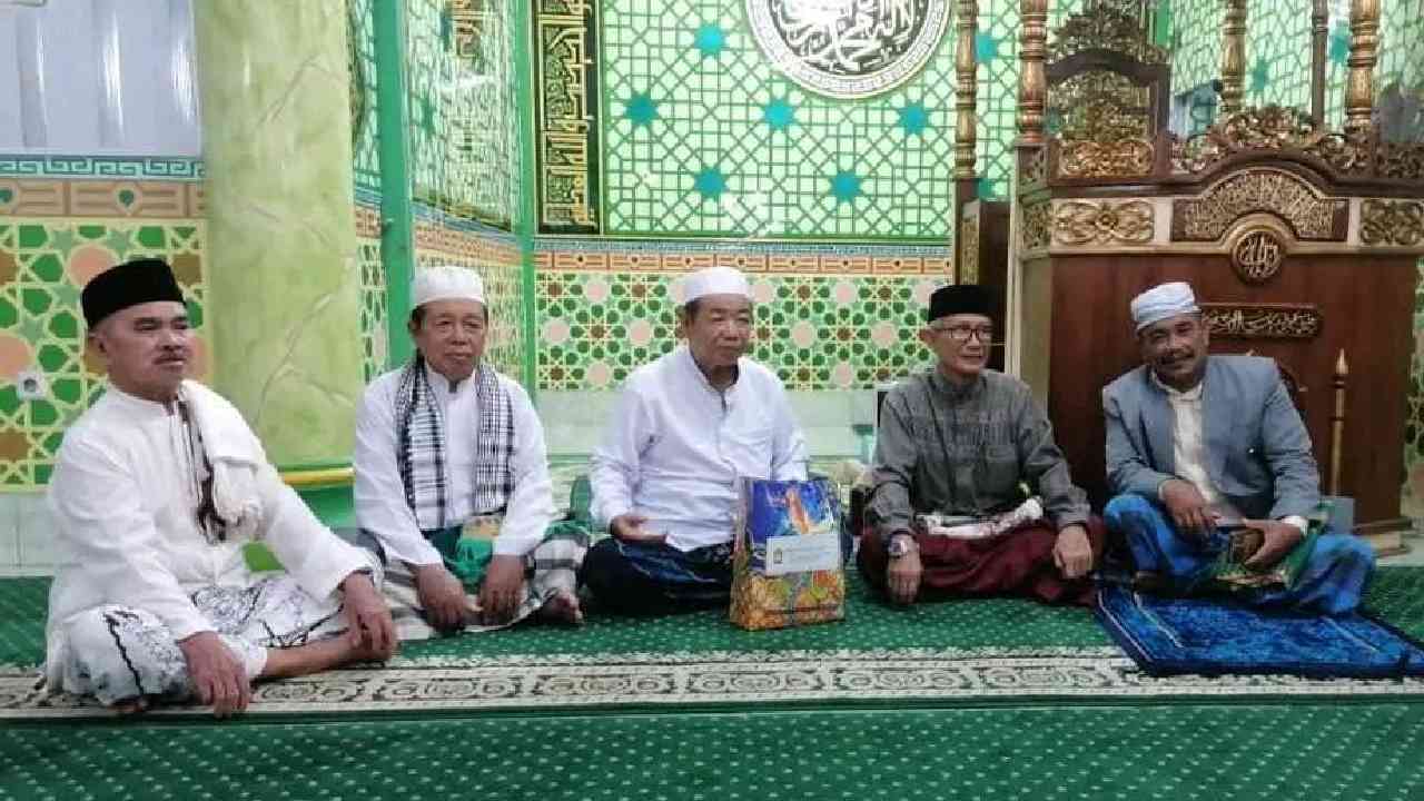 Program Sultra Beriman, Bacalon Gubernur Sulawesi Tenggara Lukman Abunawas Beri Umroh Gratis Setiap Bulan
