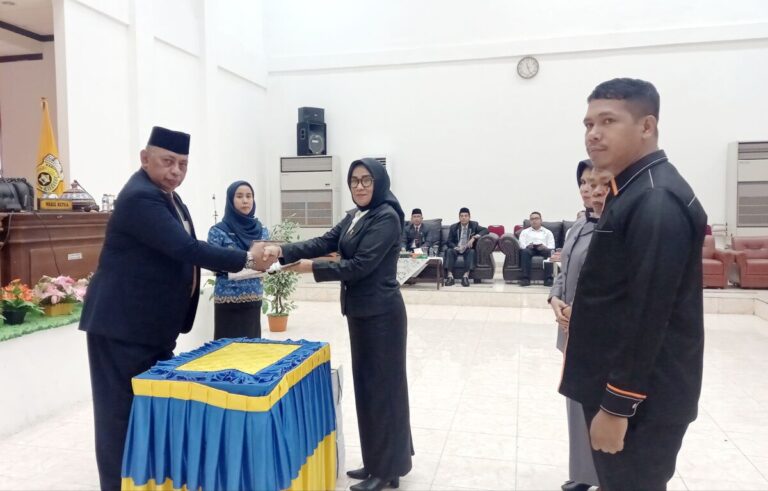 Sidang Paripurna DPRD, Asisten 1 Setda Buton Sampaikan LKPJ Tahun Anggaran 2023