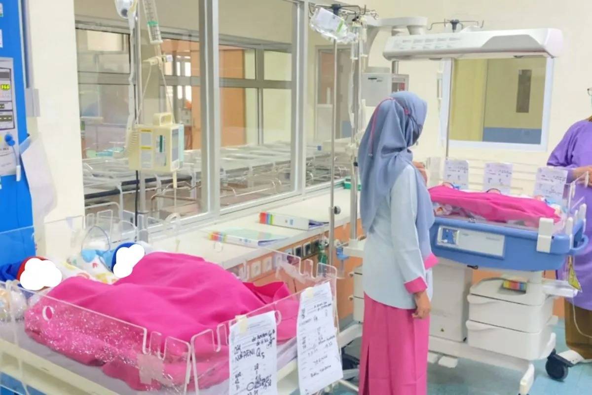 Tak Terdeteksi USG, Seorang Ibu Lahirkan Lima Bayi Kembar Bertepatan dengan Malam Satu Suro