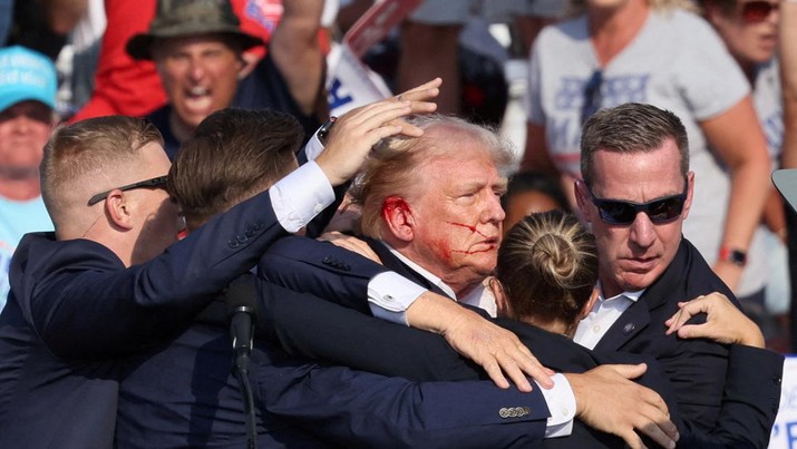 Telinga Ditembak saat Kampanye, Ini Sederet Kontroversi Donald Trump dari Rasis hingga Terjerat Skandal Bintang Porno