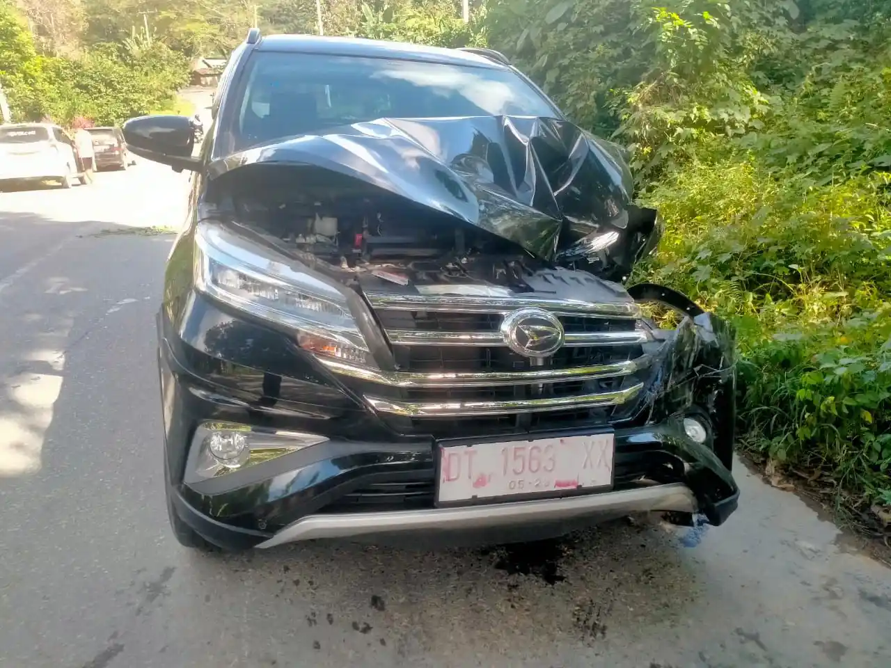 Xenia Seruduk Pick Up di Jalan Poros Andoolo-Kendari