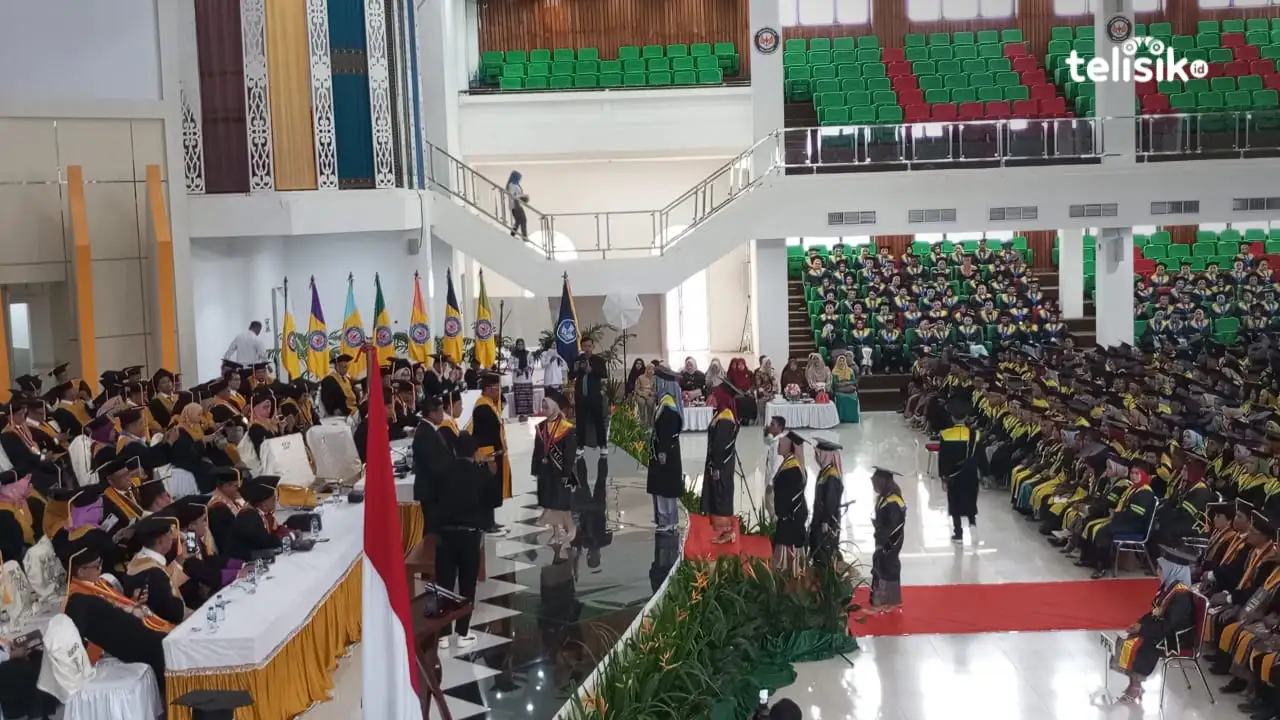 Sebanyak 3.335 Mahasiswa UHO Kendari Diwisuda