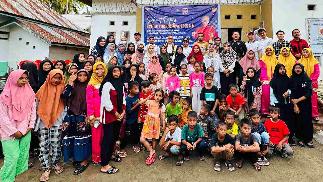 Bachtiar Adnan Kusuma Gerakkan Anak-anak di Desa Napa Buton Tengah untuk Tingkatkan Budaya Baca