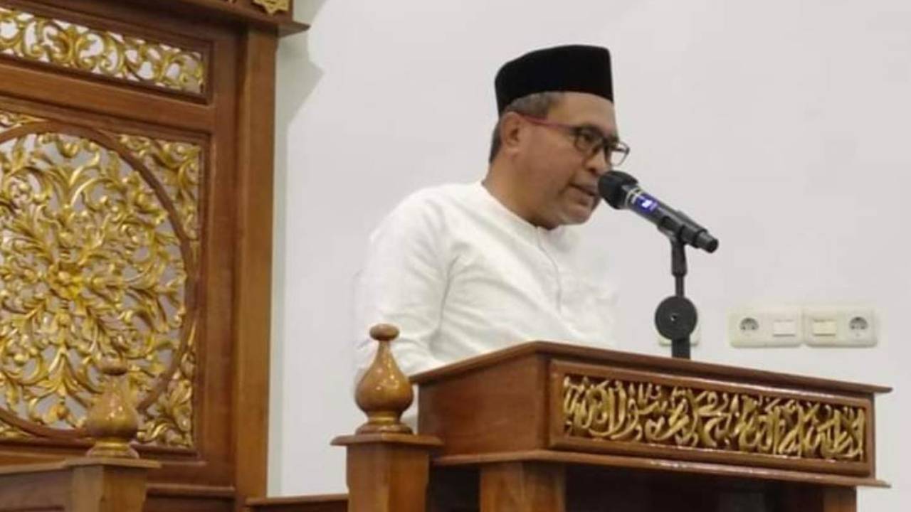 Didaulat Kultum Subuh, Kadis Perumahan Kolaka Utara Seru Jemaah Berlomba dalam Kebaikan