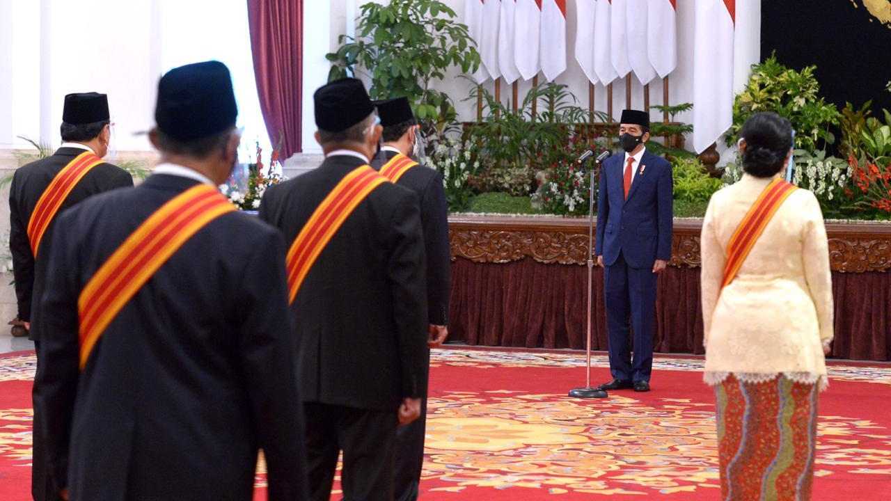 Jokowi Beri Penghargaan pada 61 Penerima, Begini Persyaratan Tanda Jasa dan Kehormatan
