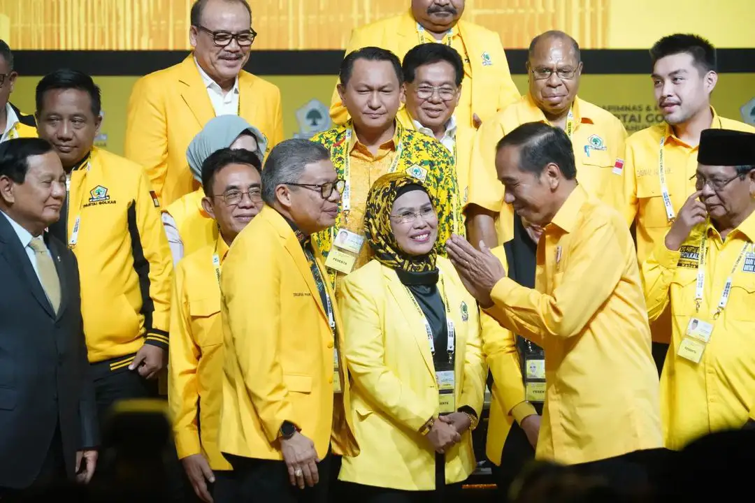 Jokowi Sentil Si Tukang Kayu dan Putusan MK di Munas Golkar XI