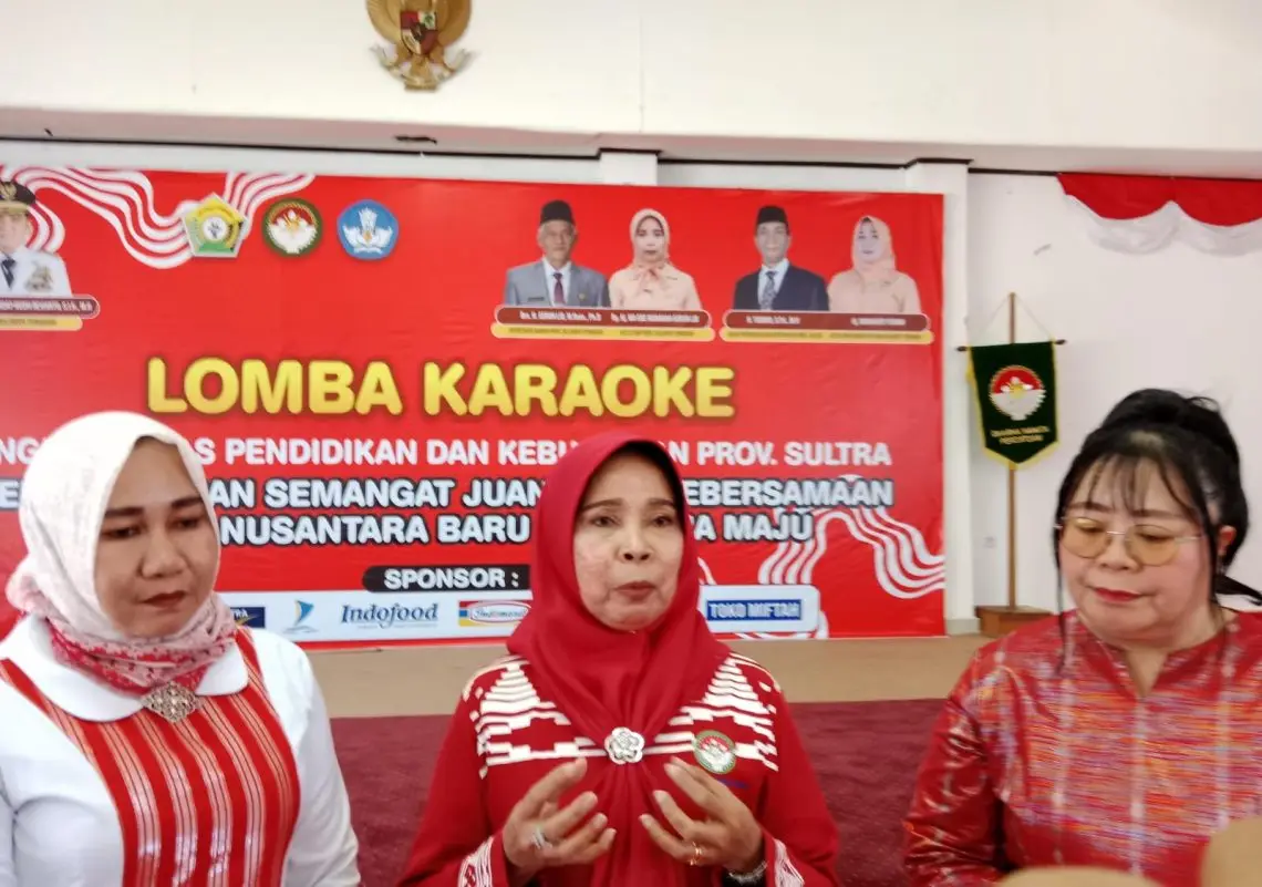 Kepala Sekolah, Guru dan Staf Dikbud Sultra Unjuk Suara Sambut Kemerdekaan