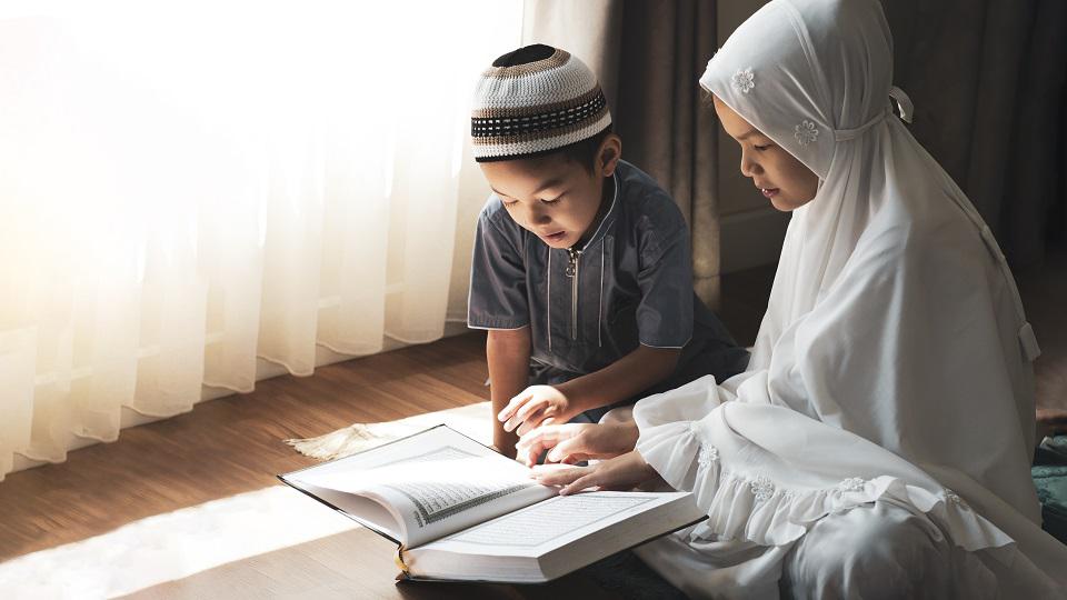 Manfaat Rutin Membaca Al-Qur'an untuk Kehidupan di Dunia dan Akhirat