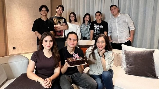 Potret Keakraban Tiga Calon Mantu Cantik Maia Estianty di Momen Spesial Dul Jaelani