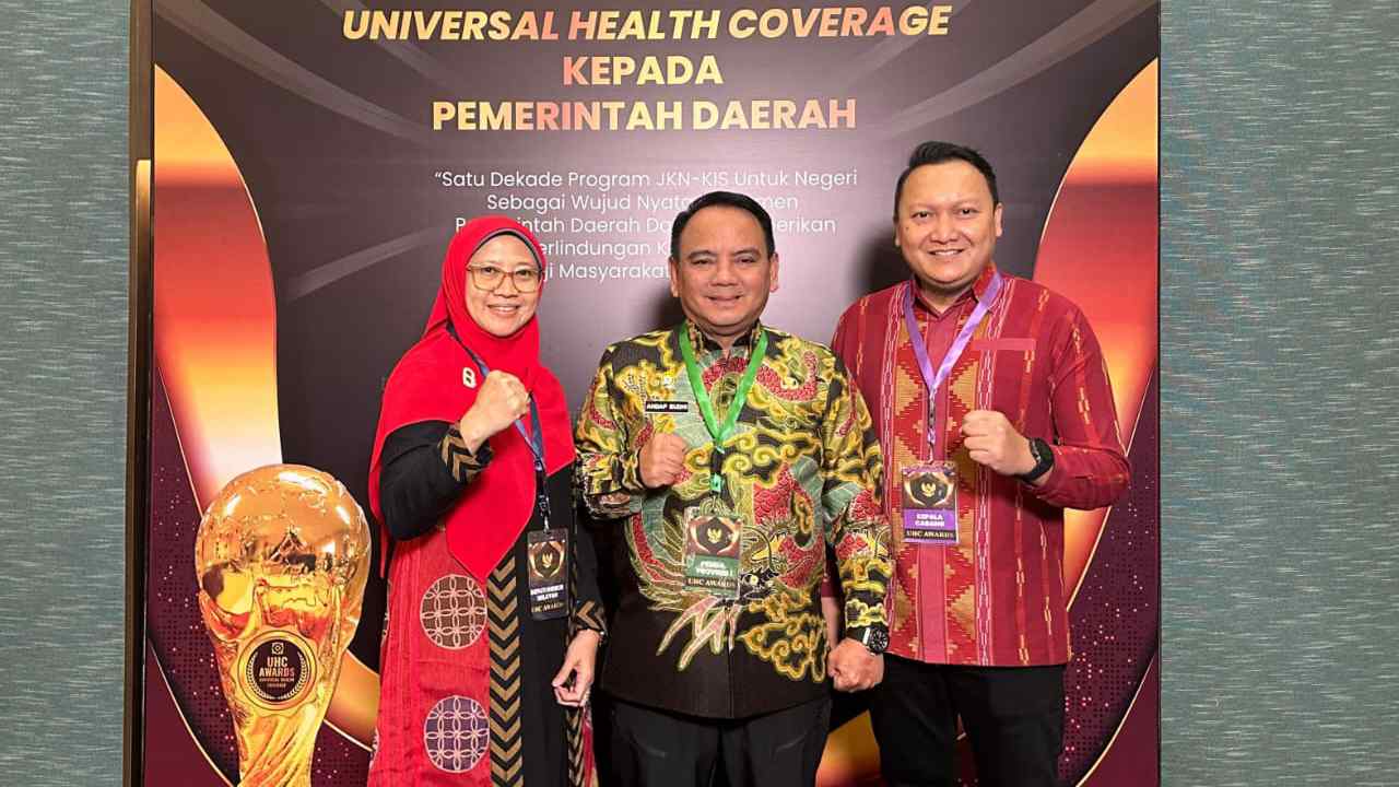 Wapres Ma'ruf Amin Beri Penghargaan UHC kepada 493 Kepala Daerah Termasuk Sulawesi Tenggara