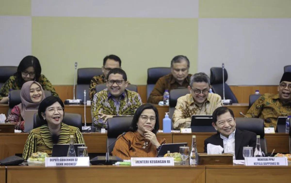 RUU APBN 2025 Ditarget Rp 3.621 Triliun dengan Defisit Rp 616 Triliun Disahkan, Nilai Tukar Rupiah Masih Loyo