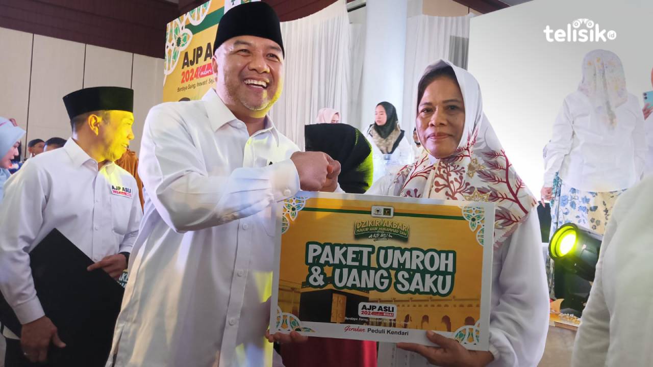 Aksan Jaya Putra dan Andi Sulolipu Berangkatkan 5 Orang Umrah