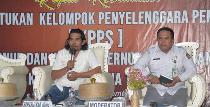 Bawaslu Muna Minta KPU Segera Pasang APK Paslon Bupati - Wabup