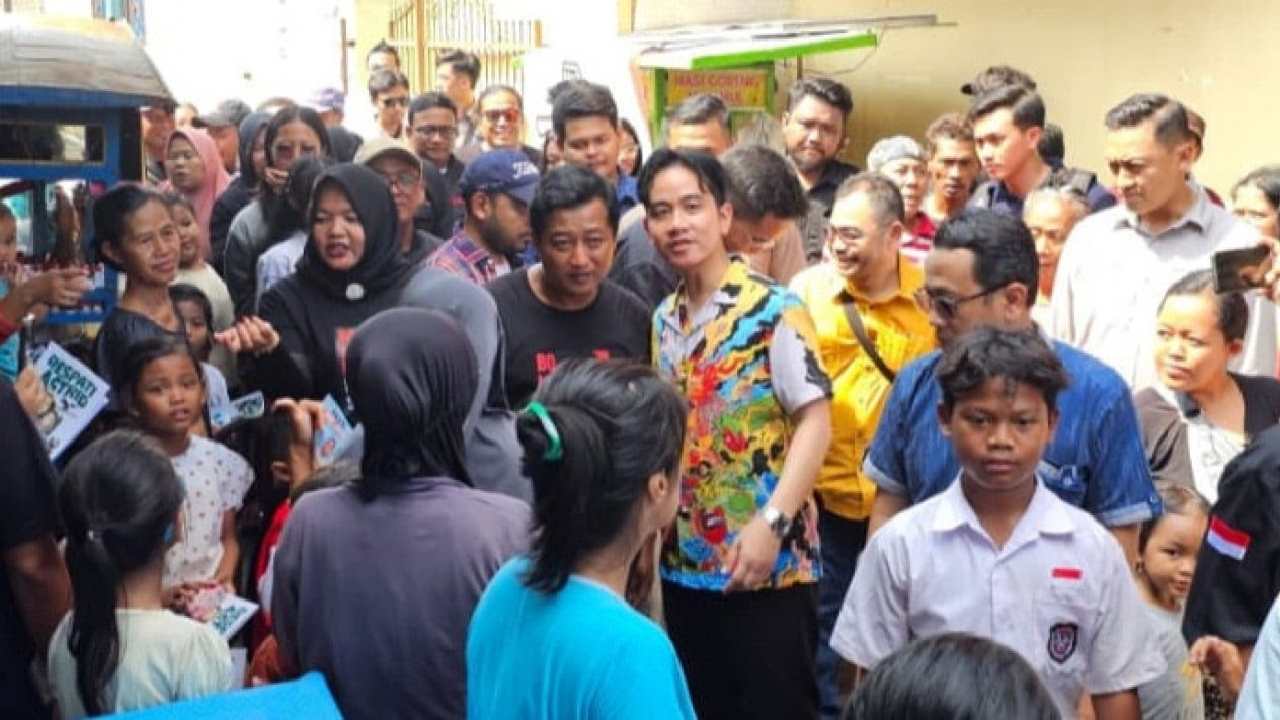 Ikut Bagi Sembako Bareng Bapaslon Pilkada Solo 2024, Putra Sulung Jokowi Dilapor PDIP ke Bawaslu
