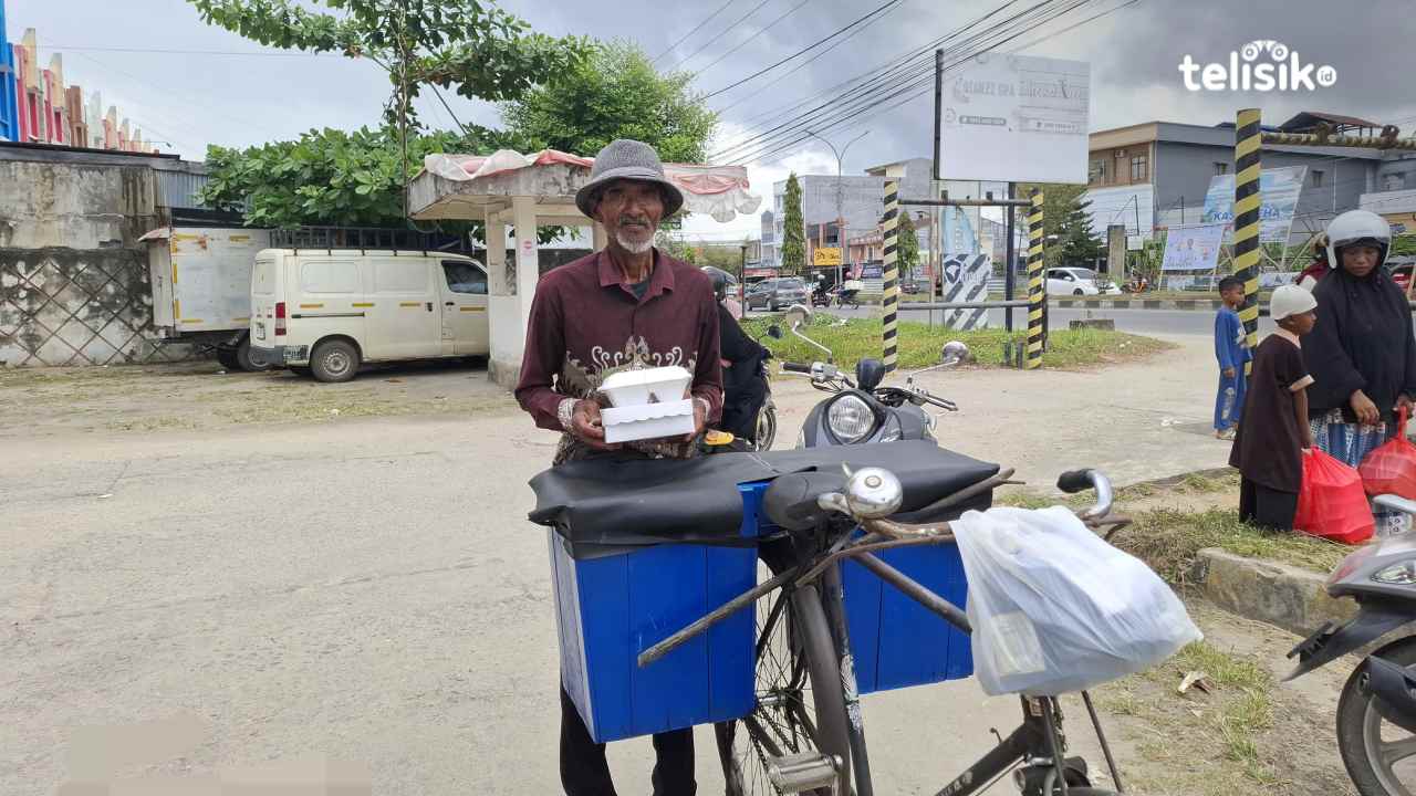 Kisah Pilu Kakek 70 Tahun Jual Tape Keliling Gunakan Sepeda demi Hidupi Keluarga