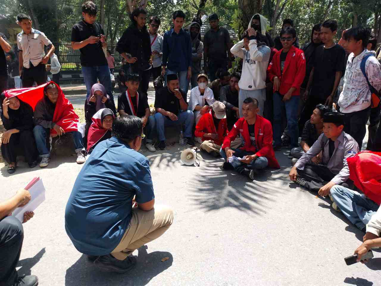 Mahasiswa UHO Kenang September Berdarah dengan Aksi di Mapolda Sultra