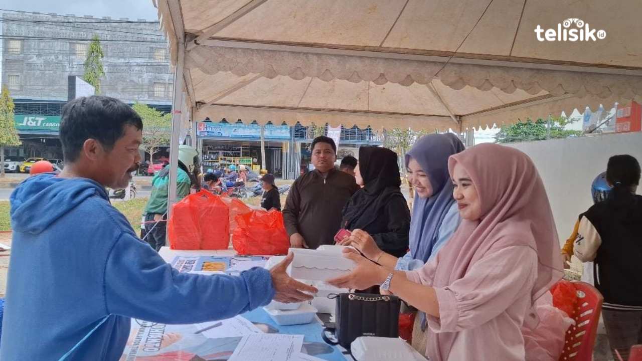 Masyarakat Sebut Terbantu Program Pembagian Makan Siang Gratis Pasangan Yudhi - Nirna