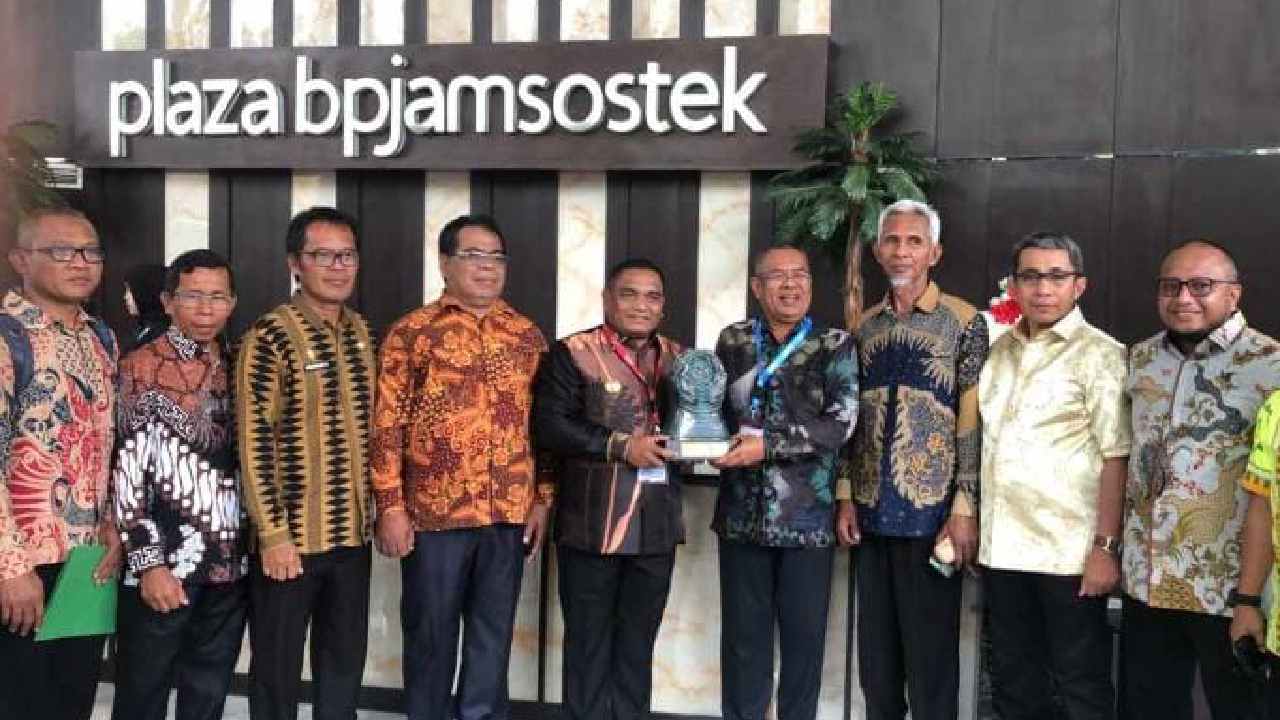 Pemkab Muna Barat Raih Paritrana Award 2024 Lewat Program BPJS Ketenagakerjaan