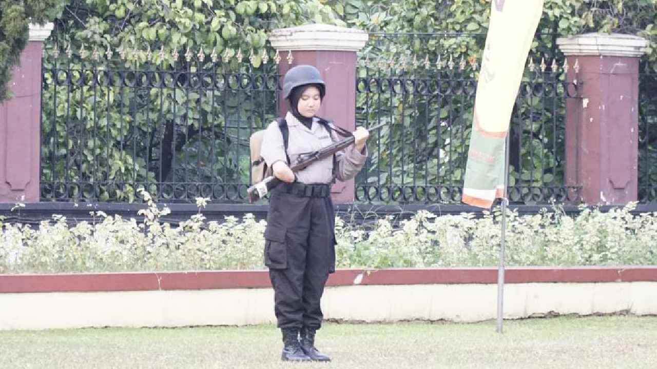 Sosok Tunadaksa Fatia Nur Azzahra Cumlaude dengan IPK 3,56: Dibully saat Kecil Kini jadi Calon Polwan