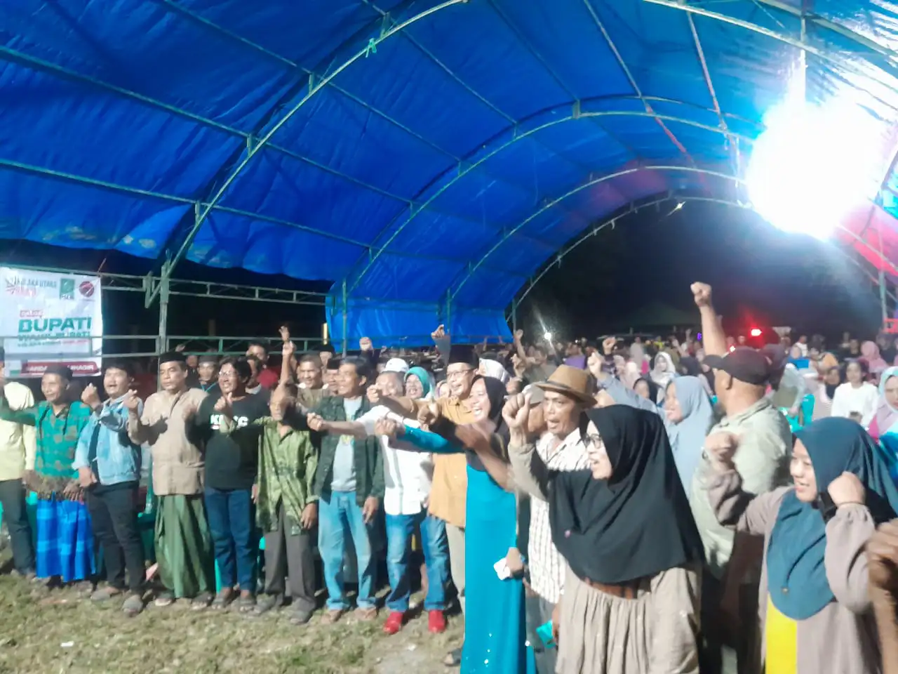 Warga Desa Pohu dan Lawekara Tumpah Ruah Sambut Balon Bupati Kolaka Utara H Anton