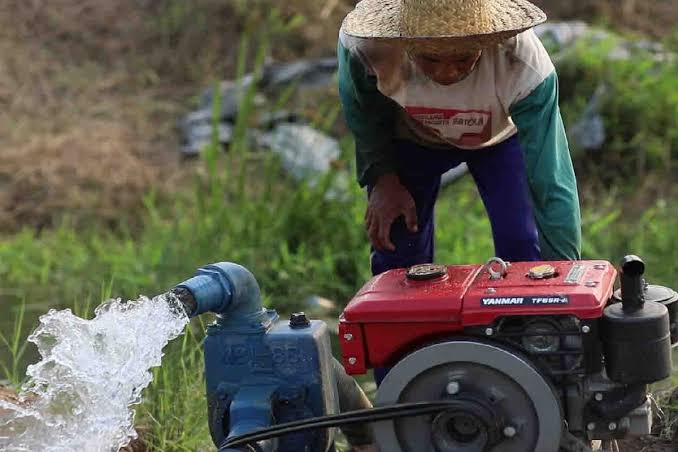 Distanak Salurkan Bantuan Pompa untuk Atasi Kekeringan di Sulawesi Tenggara