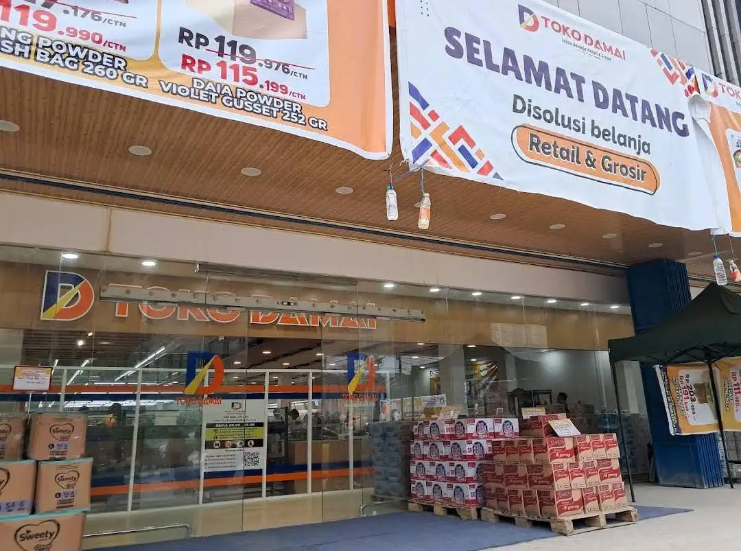 Gandeng MUA Hits, Toko Damai Kendari Buka Kelas Make Up