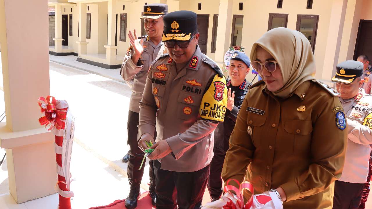 Kapolda Sulawesi Tenggara Resmikan Rumah Dinas dan Gedung Negara di Wakatobi
