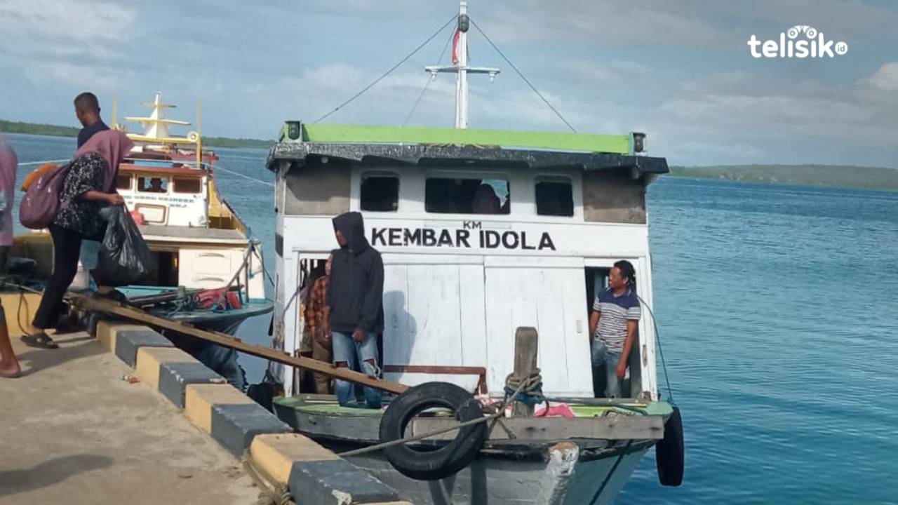 KM Kembar Idola Rute Kaledupa-Wanci Mulai Beroperasi