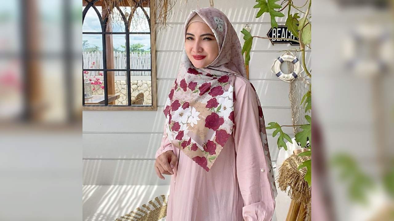 Natalie Sarah Pilih Mualaf Usai Mimpi Ketemu Kakek Bersorban