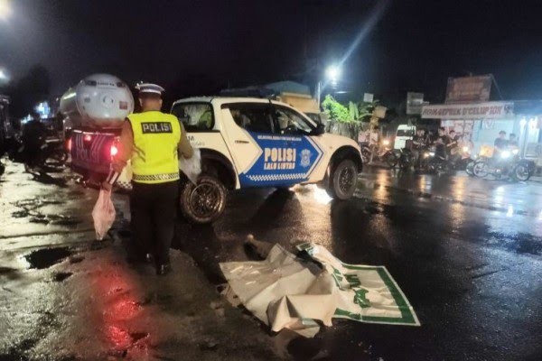 Viral: Polisi Anggota Sat Lantas Histeris, Evakuasi Korban Tewas Ternyata Ayahnya Sendiri