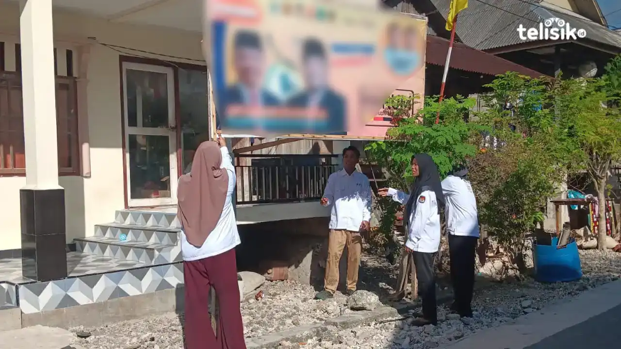 PPS Wanci Wakatobi Turunkan APK Pilkada 2024 dan Ajak Pemilih ke TPS 27 November