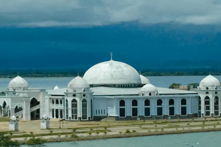 Kisah Bar Mencari Tuhan: Hindu ke Katolik Lalu Temukan Kedamaian di Islam