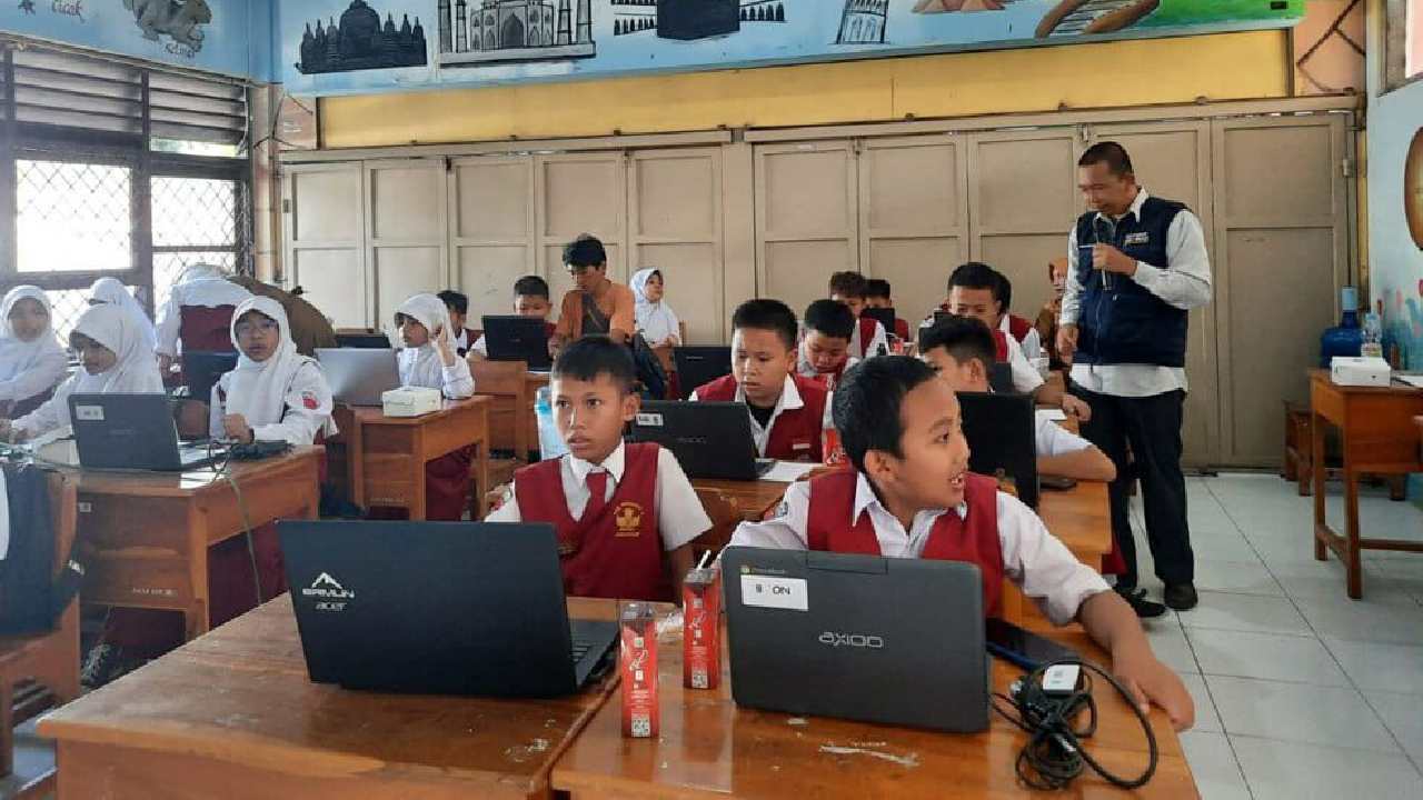 Mata Pelajaran Coding dan AI Diwajibkan Mulai Kelas 4 SD