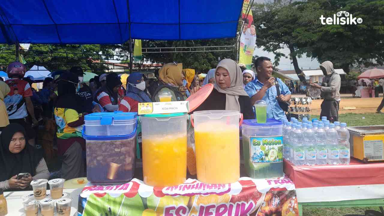 Pelaku UMKM Kendari Panen Cuan di Kampanye Akbar Aksan Jaya Putra-Andi Sulolipu