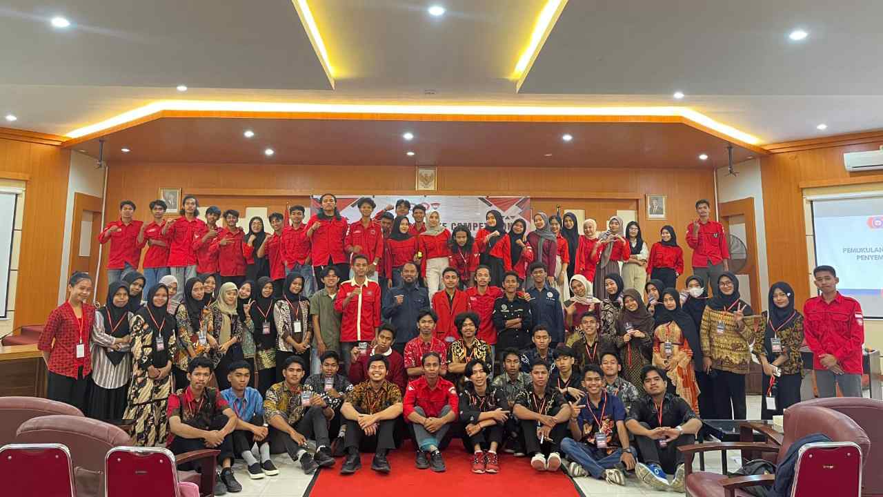 Pussako UHO Jaring Bibit Unggul Generasi Emas 2045 Lewat Kompetisi Debat Hukum