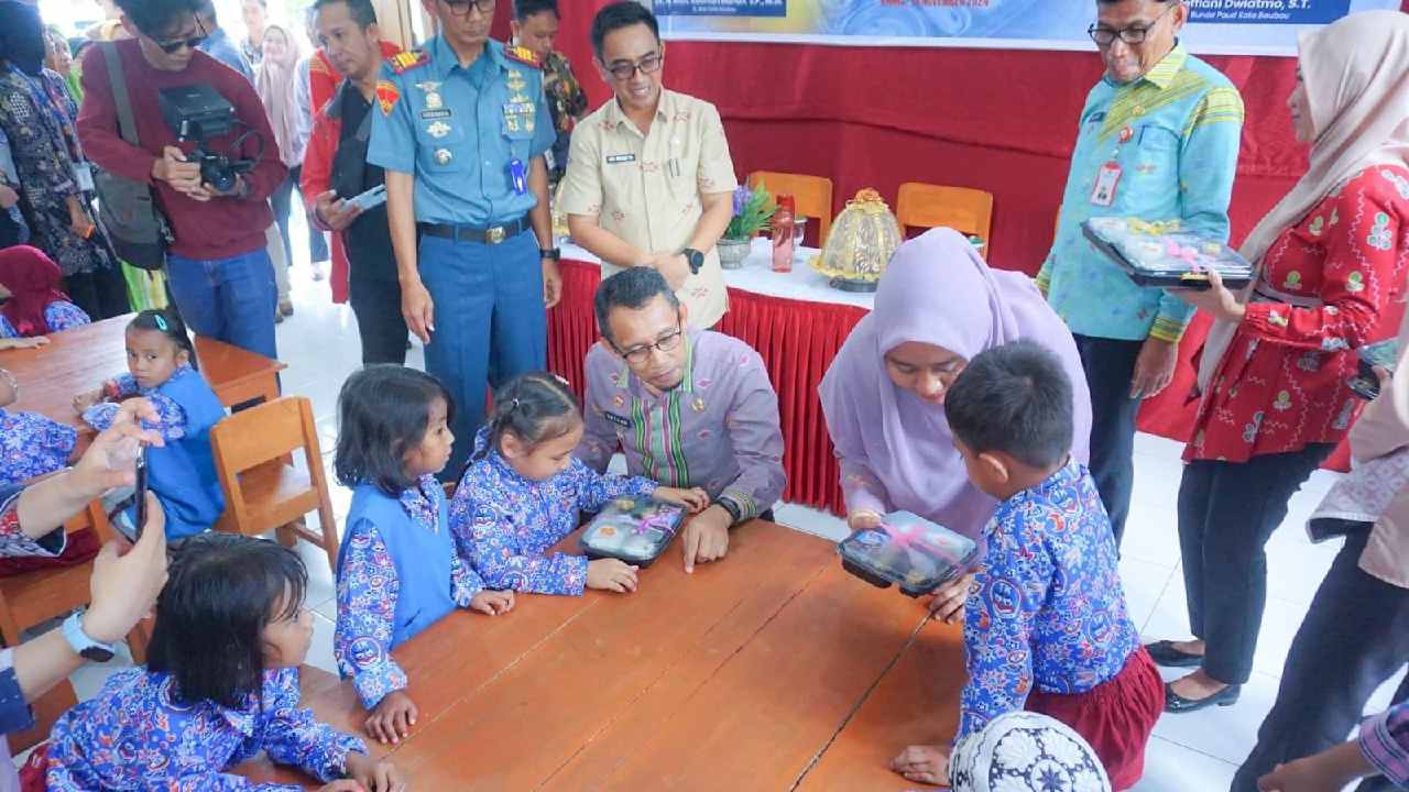 Uji Coba Makan Bergizi Siswa di Sekolah Mulai Diterapkan di Baubau